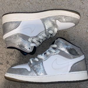 AIR JORDAN 1 PREMIUM GS 'METALLIC SILVER’ MIDS